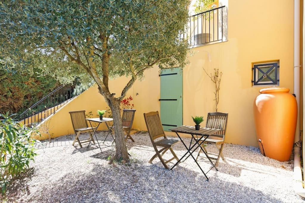 Studio Au Calme, Avec Terrasse Et Parking A Eze Village 外观 照片