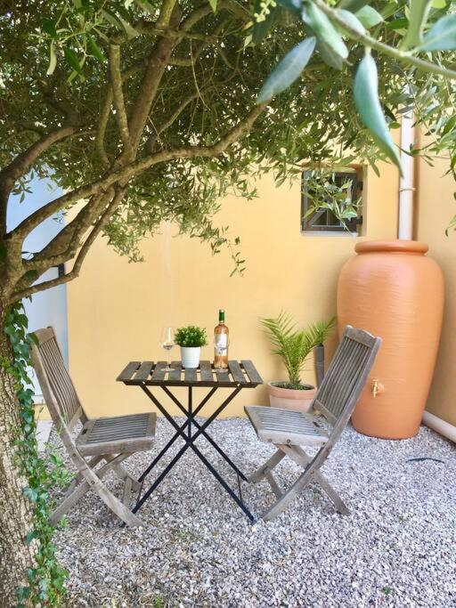 Studio Au Calme, Avec Terrasse Et Parking A Eze Village 外观 照片