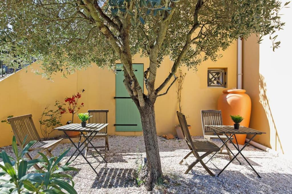 Studio Au Calme, Avec Terrasse Et Parking A Eze Village 外观 照片